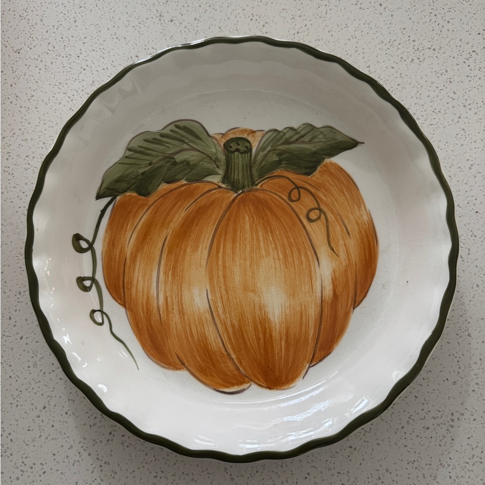 Williams Sonoma 9.75” Pumpkin Design Pie Dish with Ruffled Edge